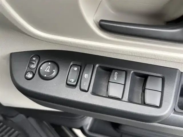 ホンダ Ｎ ＢＯＸ 宮城県 2024(令6)年 1.1万km 黒 登録時走行距離１０５７５ｋｍ/ワンオーナー/追従型クルーズコントロール/バックカメラ/衝突被害軽減システム/レーンキープアシスト/横滑り防止機能/電動パーキング/ブレーキホールド/アイドリングストップ/オートライト/オートマチックハイビーム/ドライブレコーダー前後/ETC/シートヒーター（D+N席）/社外ナビ/・フルセグテレビ/・Bluetooth