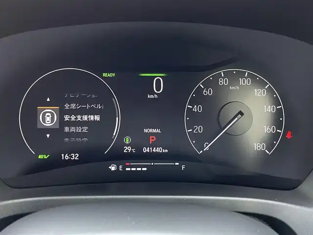 ホンダ ヴェゼル ハイブリッド e:HEV Z 島根県 2021(令3)年 4.2万km パール ホンダセンシング /純正ナビ/CD/DVD/DTV/Bluetooth/USB/バックカメラ/パワーバックドア /レーダークルーズコントロール/ハーフレザー調シート/シートヒーター /ステアリングスイッチ/パドルシフト/ドライブレコーダー/ビルトインETC/スマートキー/スペアキー /プッシュスタート /純正フロアマット/ドアバイザー/コーナーセンサー /BSM/置くだけ充電
