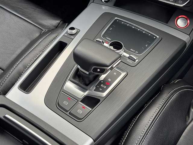 アウディ Ｑ５ 40TDIクワトロ スポーツ 山梨県 2020(令2)年 1.1万km グレー ワンオーナー/バーチャルコックピット/全周囲カメラ/純正MMIナビ/フルセグTV/電動リアゲート/ACC/サイドアシスト(BSM)/レーンキープアシスト(LKA)/アウディプレセンス(衝突軽減)/前席シートヒーター/オートライト/オートハイビーム/LEDヘッドライト/ETC2.0