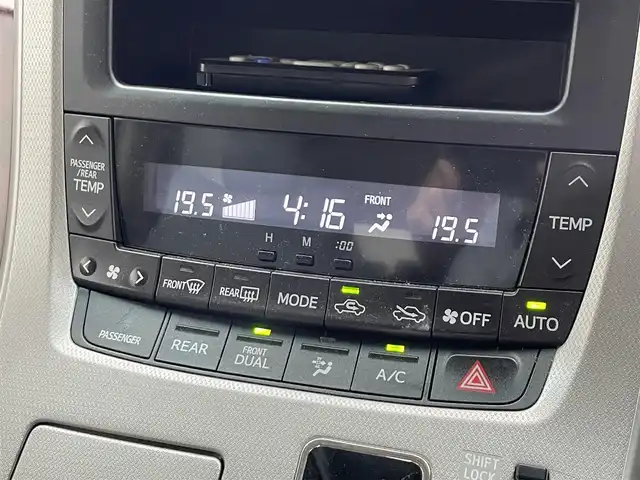トヨタ ヴェルファイア 2．4X 滋賀県 2011(平23)年 15万km ホワイトパールクリスタルシャイン 禁煙車/社外ナビ/(CD/DVD/フルセグ/Bluetooth)/バックカメラ/フリップダウンモニター/両側電動/ステアリングスイッチ/ETC/スマートキー/プッシュスタート/コーナーセンサー