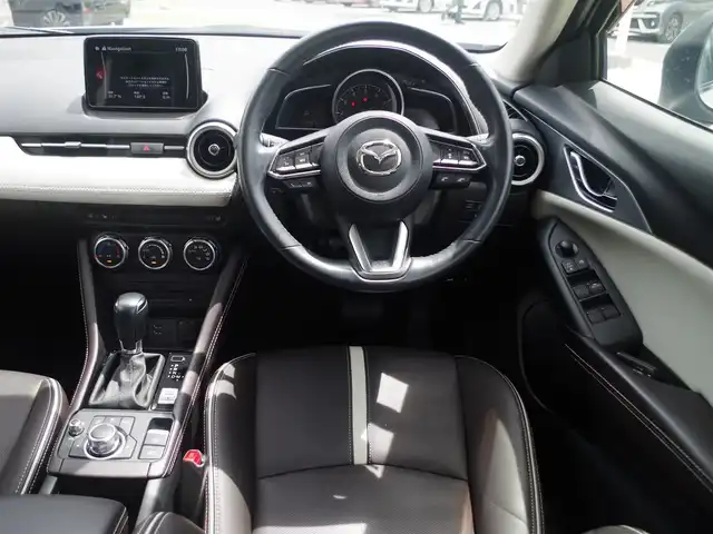 マツダ ＣＸ－３ 20S エクスクルーシブモッズ 千葉県 2018(平30)年 5.5万km セラミックM スマートシティブレーキサポート/ブラインドスポットモニタリング/アクティブ・ドライビング・ディスプレイ/ブラウン/ホワイトレザーシート/前席シートヒーター/純正SDナビ/地デジTV/【DVD/CD再生機能　Bluetooth接続】/360°ビュー・モニター/革巻きステアリング/ステアリングヒーター/ステアリングスイッチ/ETC/LEDヘッドライト/フォグライト/ウインカーミラー/コーナーセンサー/純正18インチアルミホイル/サイド/カーテンエアバッグ/アドバンストキーレスエントリー