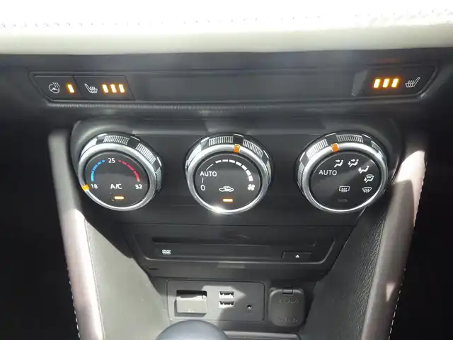 マツダ ＣＸ－３ 20S エクスクルーシブモッズ 千葉県 2018(平30)年 5.5万km セラミックM スマートシティブレーキサポート/ブラインドスポットモニタリング/アクティブ・ドライビング・ディスプレイ/ブラウン/ホワイトレザーシート/前席シートヒーター/純正SDナビ/地デジTV/【DVD/CD再生機能　Bluetooth接続】/360°ビュー・モニター/革巻きステアリング/ステアリングヒーター/ステアリングスイッチ/ETC/LEDヘッドライト/フォグライト/ウインカーミラー/コーナーセンサー/純正18インチアルミホイル/サイド/カーテンエアバッグ/アドバンストキーレスエントリー