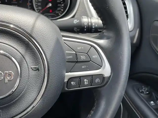 クライスラー・ジープ ジープ コンパス ロンジチュード 石川県 2019(平31)年 5.5万km パール 衝突軽減ブレーキ/アダプティブクルーズコントロール/ブラインドスポットモニター/パーキングアシスト/純正ナビ/フルセグＴＶ/バックカメラ/ＡｐｐｌｅＣａｒＰｌａｙ/クリアランスソナー/ＥＴＣ