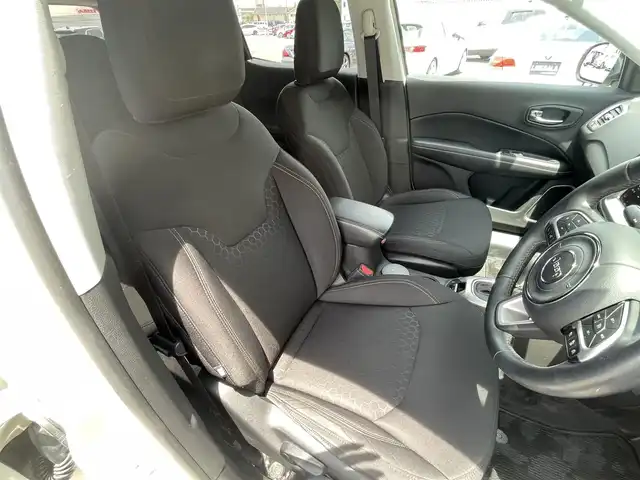 クライスラー・ジープ ジープ コンパス ロンジチュード 石川県 2019(平31)年 5.5万km パール 衝突軽減ブレーキ/アダプティブクルーズコントロール/ブラインドスポットモニター/パーキングアシスト/純正ナビ/フルセグＴＶ/バックカメラ/ＡｐｐｌｅＣａｒＰｌａｙ/クリアランスソナー/ＥＴＣ