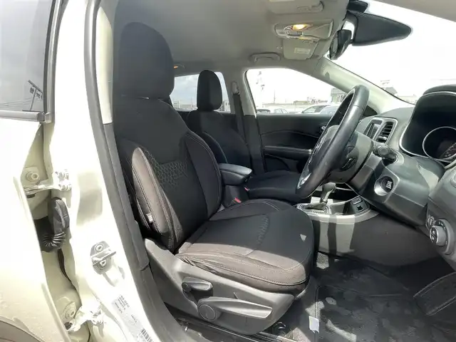 クライスラー・ジープ ジープ コンパス ロンジチュード 石川県 2019(平31)年 5.5万km パール 衝突軽減ブレーキ/アダプティブクルーズコントロール/ブラインドスポットモニター/パーキングアシスト/純正ナビ/フルセグＴＶ/バックカメラ/ＡｐｐｌｅＣａｒＰｌａｙ/クリアランスソナー/ＥＴＣ