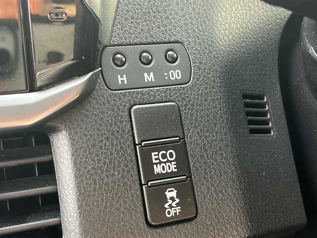 トヨタ ヴォクシー ZS 煌 福岡県 2018(平30)年 4.8万km ホワイトパールクリスタルシャイン ・11インチALPINEナビ/（BLUETOOTH/フルセグ/バックカメラ/・スペアキー/・ビルトインETC/・フリップダウンモニター/・WAC/・アイドリングストップ/・クルーズコントロール/・両側パワースライドドア/・純正フロアマット/・純正アルミホイール/・横滑り防止装置/・レーンキープアシスト/・オートマチックハイビーム/・エコモード/・ISOFIX/・トヨタセーフティセンス/・LEDヘッドライト/・保証書/・取扱説明書