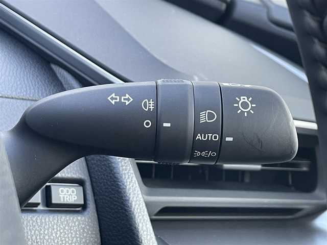 トヨタ プリウス X 滋賀県 2023(令5)年 0.1万km未満 スーパーホワイトⅡ 9型ディスプレイオーディオ/・フルセグTV/・Bluetooth/・USB/・バックカメラ/ETC/100V充電/コーナーセンサー/トヨタセーフティーセンス/・プリクラッシュセーフティー/・レーダークルーズコントロール/・レーントレーシングアシスト/・レーンディパーチャーアラート/・アダプティブハイビームシステム/・ロードサインアシスト/ブラインドスポットモニター/電格ウィンカーミラー/オートリトラミラー/ドアミラーヒーター/ドアバイザー/プッシュスタート/スマートキー