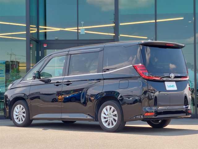 トヨタ ノア Z 千葉県 2023(令5)年 4万km アティチュードブラックマイカ 純正10.5型ディスプレイオーディオ/【FM/AM/BT/TV/DISC/USB】/バックカメラ/ETC2.0/両側電動スライドドア/レーダークルーズコントロール/シートヒーター/コーナーセンサー/LEDヘッドライト/LEDフォグランプ/純正16インチAW/プッシュスタート/スマートキー