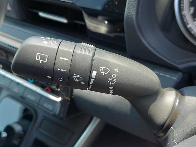 トヨタ ノア Z 千葉県 2023(令5)年 4万km アティチュードブラックマイカ 純正10.5型ディスプレイオーディオ/【FM/AM/BT/TV/DISC/USB】/バックカメラ/ETC2.0/両側電動スライドドア/レーダークルーズコントロール/シートヒーター/コーナーセンサー/LEDヘッドライト/LEDフォグランプ/純正16インチAW/プッシュスタート/スマートキー