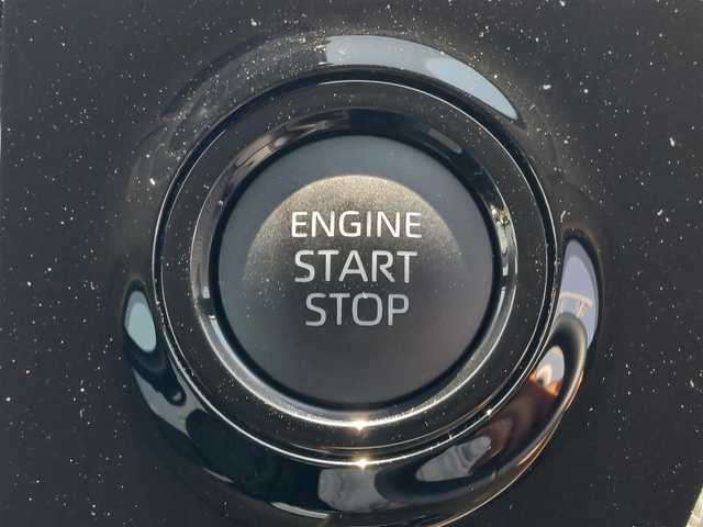 トヨタ ノア Z 千葉県 2023(令5)年 4万km アティチュードブラックマイカ 純正10.5型ディスプレイオーディオ/【FM/AM/BT/TV/DISC/USB】/バックカメラ/ETC2.0/両側電動スライドドア/レーダークルーズコントロール/シートヒーター/コーナーセンサー/LEDヘッドライト/LEDフォグランプ/純正16インチAW/プッシュスタート/スマートキー