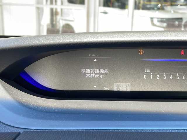ホンダ ステップワゴン スパーダ クールスピリット 静岡県 2015(平27)年 6.9万km ホワイトオーキッドパール 純正SDナビ/・CD/・DVD/・フルセグＴＶ/・Bluetooth/・HDMI/・AM/・FM/主要装備/・両側パワスラ/・後席モニター/・ホンダセンシング/・衝突軽減/・レーンキープ/・追従クルコン/・コーナーセンサー前後/・バックカメラ/・ドラレコ前/・ビルトインＥＴＣ/・ハーフレザーシート/・シートヒーター/・ヒーテッドドアミラー/・パドルシフト/・純正フロアマット/・純正アルミホイール