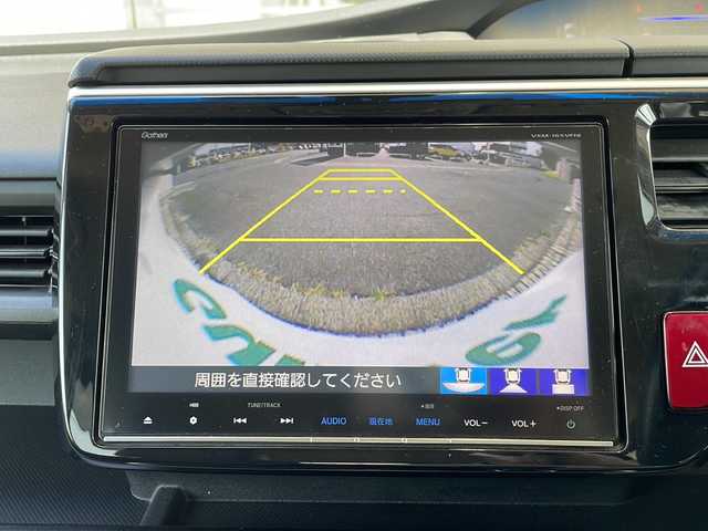 ホンダ ステップワゴン スパーダ クールスピリット 静岡県 2015(平27)年 6.9万km ホワイトオーキッドパール 純正SDナビ/・CD/・DVD/・フルセグＴＶ/・Bluetooth/・HDMI/・AM/・FM/主要装備/・両側パワスラ/・後席モニター/・ホンダセンシング/・衝突軽減/・レーンキープ/・追従クルコン/・コーナーセンサー前後/・バックカメラ/・ドラレコ前/・ビルトインＥＴＣ/・ハーフレザーシート/・シートヒーター/・ヒーテッドドアミラー/・パドルシフト/・純正フロアマット/・純正アルミホイール