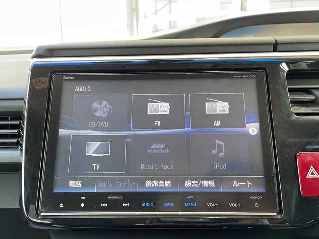 ホンダ ステップワゴン スパーダ クールスピリット 静岡県 2015(平27)年 6.9万km ホワイトオーキッドパール 純正SDナビ/・CD/・DVD/・フルセグＴＶ/・Bluetooth/・HDMI/・AM/・FM/主要装備/・両側パワスラ/・後席モニター/・ホンダセンシング/・衝突軽減/・レーンキープ/・追従クルコン/・コーナーセンサー前後/・バックカメラ/・ドラレコ前/・ビルトインＥＴＣ/・ハーフレザーシート/・シートヒーター/・ヒーテッドドアミラー/・パドルシフト/・純正フロアマット/・純正アルミホイール