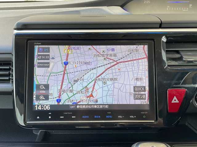 ホンダ ステップワゴン スパーダ クールスピリット 静岡県 2015(平27)年 6.9万km ホワイトオーキッドパール 純正SDナビ/・CD/・DVD/・フルセグＴＶ/・Bluetooth/・HDMI/・AM/・FM/主要装備/・両側パワスラ/・後席モニター/・ホンダセンシング/・衝突軽減/・レーンキープ/・追従クルコン/・コーナーセンサー前後/・バックカメラ/・ドラレコ前/・ビルトインＥＴＣ/・ハーフレザーシート/・シートヒーター/・ヒーテッドドアミラー/・パドルシフト/・純正フロアマット/・純正アルミホイール