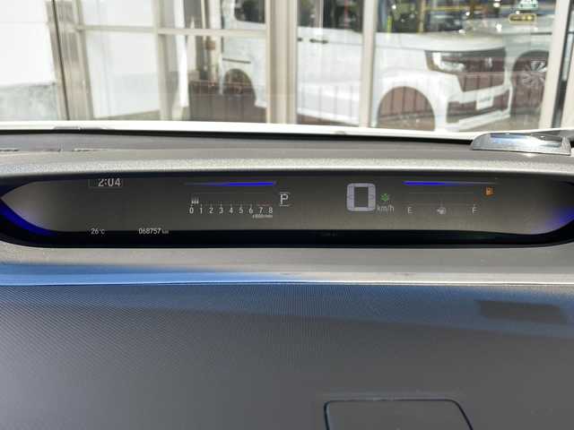 ホンダ ステップワゴン スパーダ クールスピリット 静岡県 2015(平27)年 6.9万km ホワイトオーキッドパール 純正SDナビ/・CD/・DVD/・フルセグＴＶ/・Bluetooth/・HDMI/・AM/・FM/主要装備/・両側パワスラ/・後席モニター/・ホンダセンシング/・衝突軽減/・レーンキープ/・追従クルコン/・コーナーセンサー前後/・バックカメラ/・ドラレコ前/・ビルトインＥＴＣ/・ハーフレザーシート/・シートヒーター/・ヒーテッドドアミラー/・パドルシフト/・純正フロアマット/・純正アルミホイール