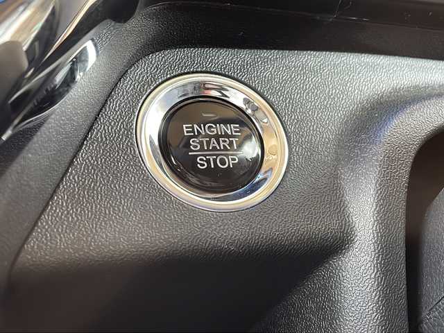 ホンダ ステップワゴン スパーダ クールスピリット 静岡県 2015(平27)年 6.9万km ホワイトオーキッドパール 純正SDナビ/・CD/・DVD/・フルセグＴＶ/・Bluetooth/・HDMI/・AM/・FM/主要装備/・両側パワスラ/・後席モニター/・ホンダセンシング/・衝突軽減/・レーンキープ/・追従クルコン/・コーナーセンサー前後/・バックカメラ/・ドラレコ前/・ビルトインＥＴＣ/・ハーフレザーシート/・シートヒーター/・ヒーテッドドアミラー/・パドルシフト/・純正フロアマット/・純正アルミホイール