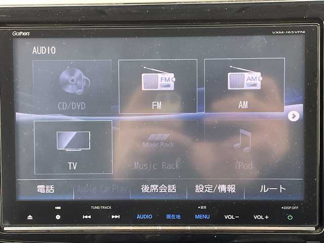 ホンダ ステップワゴン スパーダ クールスピリット 大阪府 2015(平27)年 6.9万km ホワイトオーキッドパール 禁煙車/ホンダセンシング/　・衝突軽減ブレーキ/　・誤発進抑制機能/　・歩行者事故軽減ステアリング/　・路外逸脱抑制機能/　・アダプティブ・クルーズ・コントロール/　・車線維持支援システム/　・先行車発進お知らせ機能/　・標識認識機能/純正ナビ/　（Bluetooth/CD/DVD）/フルセグTV/バックカメラ/両側パワースライドドア/ハーフレザーシート/シートヒーター/LEDヘッドライト/オートライト/フォグランプ/純正17インチアルミホイール/革巻きステアリング/スマートキー/ETC