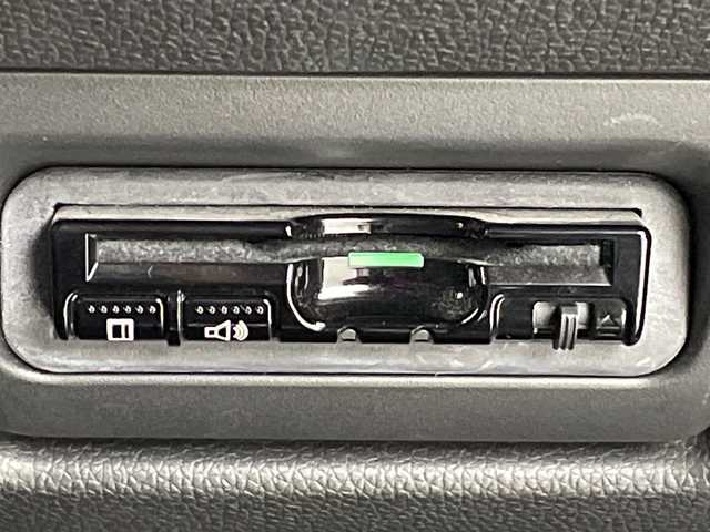 ホンダ ステップワゴン スパーダ クールスピリット 大阪府 2015(平27)年 6.9万km ホワイトオーキッドパール 禁煙車/ホンダセンシング/　・衝突軽減ブレーキ/　・誤発進抑制機能/　・歩行者事故軽減ステアリング/　・路外逸脱抑制機能/　・アダプティブ・クルーズ・コントロール/　・車線維持支援システム/　・先行車発進お知らせ機能/　・標識認識機能/純正ナビ/　（Bluetooth/CD/DVD）/フルセグTV/バックカメラ/両側パワースライドドア/ハーフレザーシート/シートヒーター/LEDヘッドライト/オートライト/フォグランプ/純正17インチアルミホイール/革巻きステアリング/スマートキー/ETC