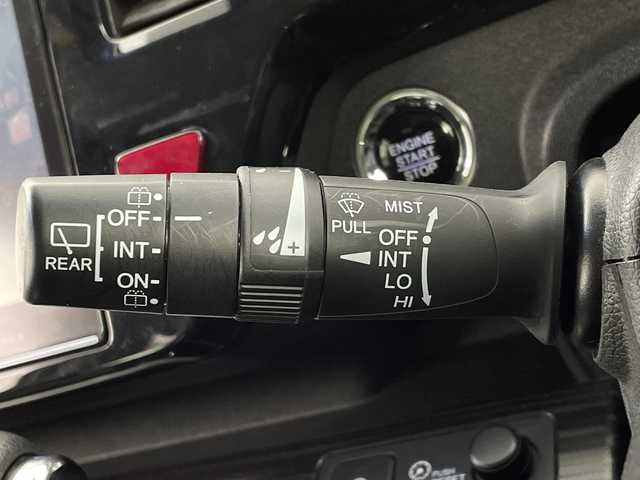 ホンダ ステップワゴン スパーダ クールスピリット 大阪府 2015(平27)年 6.9万km ホワイトオーキッドパール 禁煙車/ホンダセンシング/　・衝突軽減ブレーキ/　・誤発進抑制機能/　・歩行者事故軽減ステアリング/　・路外逸脱抑制機能/　・アダプティブ・クルーズ・コントロール/　・車線維持支援システム/　・先行車発進お知らせ機能/　・標識認識機能/純正ナビ/　（Bluetooth/CD/DVD）/フルセグTV/バックカメラ/両側パワースライドドア/ハーフレザーシート/シートヒーター/LEDヘッドライト/オートライト/フォグランプ/純正17インチアルミホイール/革巻きステアリング/スマートキー/ETC