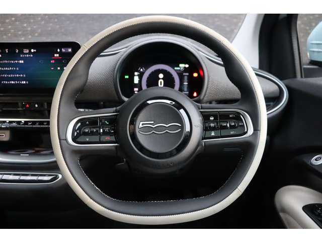 フィアット ５００ｅ アイコン 大分県 2023(令5)年 0.5万km 青 ワンオーナー/衝突被害軽減ブレーキ/アダプティブクルーズコントロール/ブラインドスポットモニター/レーンキーピングアシスト/ガラスルーフ/UConnect/ＣａｒＰｌａｙ/DTV/Bluetooth/ワイヤレスチャージャー/バックカメラ/FIATモノグラムエコレザーシート/シートヒーター/ＬＥＤヘッドライト/オートハイビーム/Hold And Go/純正１７インチＡＷ/ＥＴＣ