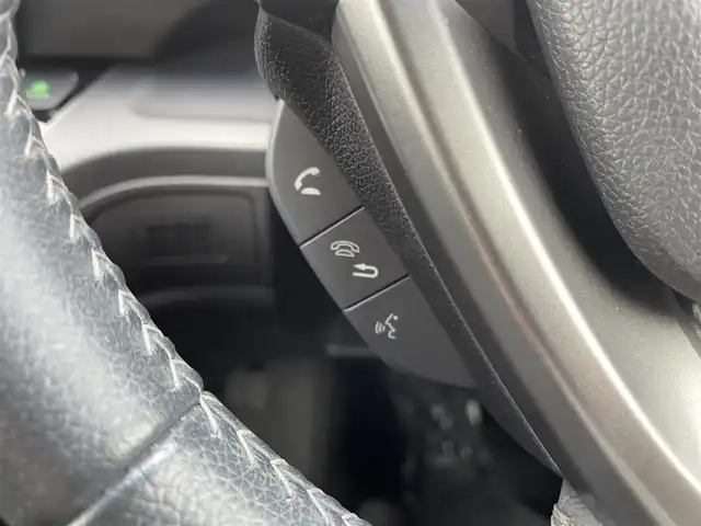 ホンダ フリード ハイブリット EX 東京都 2018(平30)年 7.7万km ホワイトオーキッドパール Honda SENSING/・衝突軽減ブレーキ/・誤発進抑制機能/・路外逸脱抑制機能/・アダプティブクルーズコントロール/・車線維持支援システム/・先行車発進お知らせ機能/プッシュスタート/寒冷地/コンフォートビューパッケージ/純正9インチナビ/フルセグTV/バックカメラ/ビルトインETC/ドライブレコーダー/両側パワースライドドア/ハーフレザーシート/シートヒーター/後席ロールサンシェード/LEDヘッドライト/ドアバイザー/スマートキー/15インチ純正アルミホイール