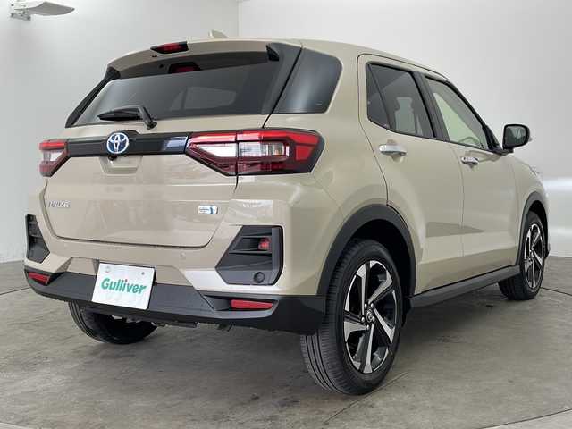 トヨタ ライズ Z 兵庫県 2025(令7)年 0.1千km ナチュラルベージュマイカM ・社外ナビ/BT/USB/ipod/Apple CarPlay/Android Auto/TV/・バックカメラ/・スマートアシストIII/・プリクラッシュセーフティ/・レーンディパーチャーアラート/・レーダークルーズコントロール/・クリアランスソナー/・スマートペダル/・電動パーキングブレーキ/・ブレーキホールド/・前席シートヒーター/・オートエアコン/・ステアリングリモコン/・LEDヘッドライト/・オートライト/・フォグランプ/・スマートキー/・スペアキー/・プッシュスタート/・純正17インチAW/・後席USBポート/・ワンオーナー