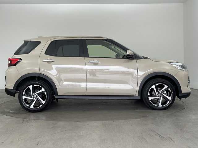 トヨタ ライズ Z 兵庫県 2025(令7)年 0.1千km ナチュラルベージュマイカM ・社外ナビ/BT/USB/ipod/Apple CarPlay/Android Auto/TV/・バックカメラ/・スマートアシストIII/・プリクラッシュセーフティ/・レーンディパーチャーアラート/・レーダークルーズコントロール/・クリアランスソナー/・スマートペダル/・電動パーキングブレーキ/・ブレーキホールド/・前席シートヒーター/・オートエアコン/・ステアリングリモコン/・LEDヘッドライト/・オートライト/・フォグランプ/・スマートキー/・スペアキー/・プッシュスタート/・純正17インチAW/・後席USBポート/・ワンオーナー