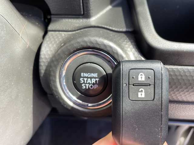 スズキ クロスビー HYBRID MZ 愛知県 2021(令3)年 3.5万km タフカーキパールメタリック/ブラック2トーン 純正8型ナビ/全方位カメラ/レーダークルーズコントロール/ブラックインテリアパッケージ/シートヒーター/バックカメラ/コーナーセンサー/純正アルミホイール/LEDヘッドライト/パドルシフト/オートマチックハイビーム/ドライブレコーダー/ETC/衝突軽減システム/フルセグ/CD DVD/Bluetooth/ステアリングスイッチ/スマートキー/プッシュスタート