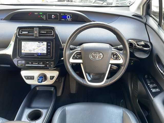 トヨタ プリウス S ツーリングセレクション 沖縄県 2017(平29)年 9.5万km アティチュードブラックマイカ /登録時走行距離/　　　　　　　95078キロ/社外ナビ/バックカメラ/地デジ/黒革シート/シートヒーター/PCS/モデリスタエアロ/ビルトインETC/新車時整備手帳/　　【保証書】/取扱説明書/