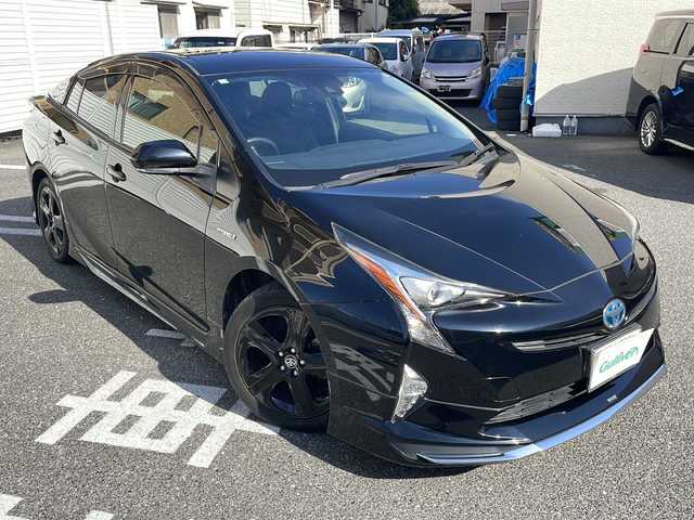 トヨタ プリウス S ツーリングセレクション 沖縄県 2017(平29)年 9.5万km アティチュードブラックマイカ /登録時走行距離/　　　　　　　95078キロ/社外ナビ/バックカメラ/地デジ/黒革シート/シートヒーター/PCS/モデリスタエアロ/ビルトインETC/新車時整備手帳/　　【保証書】/取扱説明書/