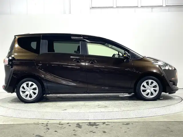 トヨタ シエンタ G 大阪府 2017(平29)年 0.5万km ヴィンテージブラウンパールクリスタルシャイン 純正ナビＴＶ（ＣＤ再生／Ｂｌｕｅｔｏｏｔｈ接続）　衝突軽減　両側パワスラ　バックカメラ　ＥＴＣ　オートハイビーム　レーンアシスト　アイドリングストップ　ハロゲンライト　スマートキー　プッシュスタート