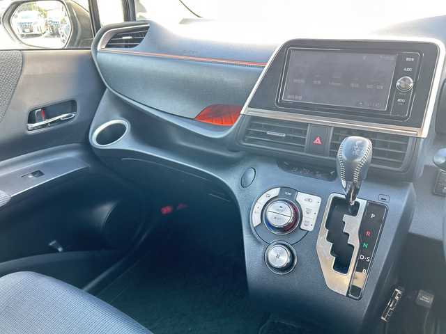 トヨタ シエンタ G 千葉県 2016(平28)年 10.8万km ブラックマイカ ワンオーナー　純正ナビNSZT-W66T　両側パワースライドドア　バックカメラ　純正フリップダウンモニター　ＢＴ　ＥＴＣ　オートマチックハイビーム　Ｗエアバッグ　プッシュスタート　スマートキー　マット