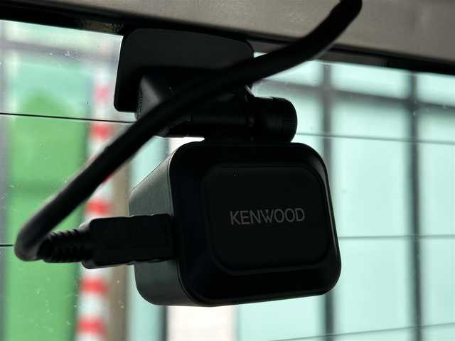 スズキ スペーシア カスタム Z ターボ 愛媛県 2016(平28)年 9.2万km スチールシルバーM 社外ナビ【KXM-E503W】/CD/DVD/Bluetooth/フルセグTV/バックカメラ/ビルトインETC/前後ドライブレコーダー/左側パワースライド/HIDヘッドライト/純正15インチAW /革巻きステアリング/ステアリングスイッチ/パドルシフト/電動格納ミラー/革調シートカバー/プッシュスタート