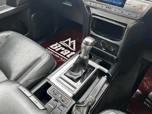 トヨタ ランドクルーザー プラド TX Lパッケージ 道北・旭川 2019(令1)年 8.1万km スーパーホワイトⅡ 純正9インチナビ/バックカメラ/フルセグTV/モデリスタエアロ/レザーシート/前席パワーシート/前席シートヒーター&クーラー/電動格納サードシート/LEDヘッドライト/プッシュスタート/スマートキー