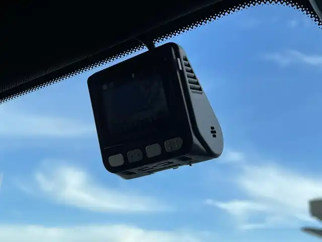 メルセデス・ベンツ ＧＬＢ２００ｄ AMGライン 東京都 2020(令2)年 3.6万km デジタルホワイト サンルーフ/純正ナビ（フルセグTV・Bluetooth・USB・AppleCarPlay・AndoroidoAuto）/アダプティブクルーズコントロール/パーキングアシスト/バックカメラ/全方位カメラ/BSM/ビルトインETC2.0/前席パワーシート/前席シートヒーター/電動リアゲート/コーナーセンサー/横滑り防止装置/衝突軽減ブレーキ/レーンキープアシスト/LEDオートライト/オートハイビーム/ルーフレール/純正フロアマット/3列シート/ハーフレザーシート/スマートキー/プッシュスタート/スペアキーｘ１/ターボ/アイドリングストップ