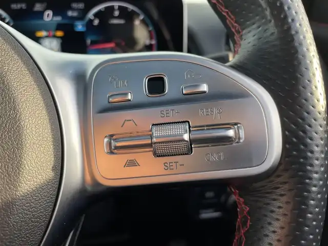 メルセデス・ベンツ ＧＬＢ２００ｄ AMGライン 東京都 2020(令2)年 3.6万km デジタルホワイト サンルーフ/純正ナビ（フルセグTV・Bluetooth・USB・AppleCarPlay・AndoroidoAuto）/アダプティブクルーズコントロール/パーキングアシスト/バックカメラ/全方位カメラ/BSM/ビルトインETC2.0/前席パワーシート/前席シートヒーター/電動リアゲート/コーナーセンサー/横滑り防止装置/衝突軽減ブレーキ/レーンキープアシスト/LEDオートライト/オートハイビーム/ルーフレール/純正フロアマット/3列シート/ハーフレザーシート/スマートキー/プッシュスタート/スペアキーｘ１/ターボ/アイドリングストップ