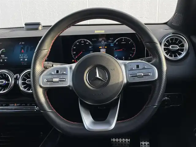 メルセデス・ベンツ ＧＬＢ２００ｄ AMGライン 東京都 2020(令2)年 3.6万km デジタルホワイト サンルーフ/純正ナビ（フルセグTV・Bluetooth・USB・AppleCarPlay・AndoroidoAuto）/アダプティブクルーズコントロール/パーキングアシスト/バックカメラ/全方位カメラ/BSM/ビルトインETC2.0/前席パワーシート/前席シートヒーター/電動リアゲート/コーナーセンサー/横滑り防止装置/衝突軽減ブレーキ/レーンキープアシスト/LEDオートライト/オートハイビーム/ルーフレール/純正フロアマット/3列シート/ハーフレザーシート/スマートキー/プッシュスタート/スペアキーｘ１/ターボ/アイドリングストップ