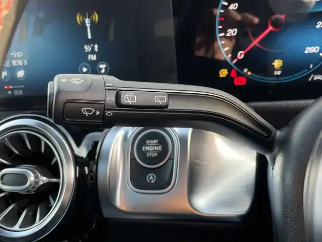 メルセデス・ベンツ ＧＬＢ２００ｄ AMGライン 東京都 2020(令2)年 3.6万km デジタルホワイト サンルーフ/純正ナビ（フルセグTV・Bluetooth・USB・AppleCarPlay・AndoroidoAuto）/アダプティブクルーズコントロール/パーキングアシスト/バックカメラ/全方位カメラ/BSM/ビルトインETC2.0/前席パワーシート/前席シートヒーター/電動リアゲート/コーナーセンサー/横滑り防止装置/衝突軽減ブレーキ/レーンキープアシスト/LEDオートライト/オートハイビーム/ルーフレール/純正フロアマット/3列シート/ハーフレザーシート/スマートキー/プッシュスタート/スペアキーｘ１/ターボ/アイドリングストップ