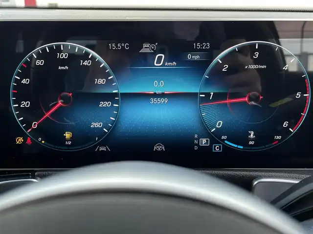 メルセデス・ベンツ ＧＬＢ２００ｄ AMGライン 東京都 2020(令2)年 3.6万km デジタルホワイト サンルーフ/純正ナビ（フルセグTV・Bluetooth・USB・AppleCarPlay・AndoroidoAuto）/アダプティブクルーズコントロール/パーキングアシスト/バックカメラ/全方位カメラ/BSM/ビルトインETC2.0/前席パワーシート/前席シートヒーター/電動リアゲート/コーナーセンサー/横滑り防止装置/衝突軽減ブレーキ/レーンキープアシスト/LEDオートライト/オートハイビーム/ルーフレール/純正フロアマット/3列シート/ハーフレザーシート/スマートキー/プッシュスタート/スペアキーｘ１/ターボ/アイドリングストップ