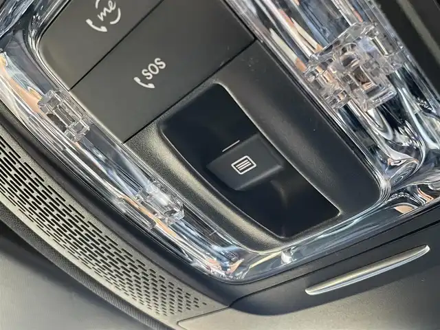 メルセデス・ベンツ ＧＬＢ２００ｄ AMGライン 東京都 2020(令2)年 3.6万km デジタルホワイト サンルーフ/純正ナビ（フルセグTV・Bluetooth・USB・AppleCarPlay・AndoroidoAuto）/アダプティブクルーズコントロール/パーキングアシスト/バックカメラ/全方位カメラ/BSM/ビルトインETC2.0/前席パワーシート/前席シートヒーター/電動リアゲート/コーナーセンサー/横滑り防止装置/衝突軽減ブレーキ/レーンキープアシスト/LEDオートライト/オートハイビーム/ルーフレール/純正フロアマット/3列シート/ハーフレザーシート/スマートキー/プッシュスタート/スペアキーｘ１/ターボ/アイドリングストップ