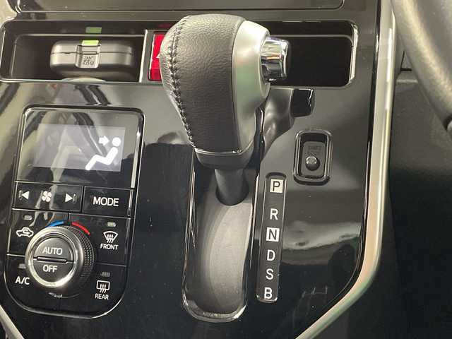 ダイハツ トール カスタムG リミテッドⅡ SAⅢ 栃木県 2020(令2)年 1.7万km パールホワイトⅢ 純正ナビ/（CD/DVD/フルセグTV/Bluetooth/SD/USB/ipod）/禁煙車　/ワンオーナー　/全方位カメラ　/純正フロントエアロ　/スマートアシスト　/コーナーセンサー　/ＥＴＣ　/前方ドラレコ　/両側パワースライドドア　/前席シートヒーター　/ＬＥＤヘッドライト/オートライト/フォグランプ/スマートキー/プッシュスタート/アイドリングストップ/ステアリングスイッチ/ウインカーミラー/純正アルミホイール/純正フロアマット　