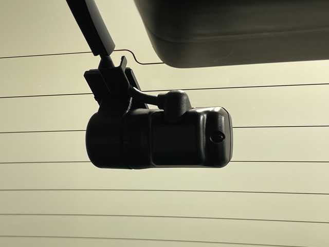 ホンダ ＷＲ－Ｖ Z 神奈川県 2024(令6)年 1万km メテオロイドグレーメタリック 純正９型ディスプレイオーディオ【DG5-1017946】/フルセグ　Bluetooth　USB　AM FM　AppleCarPlay　Androidauto/バックカメラ/ホンダセンシング/衝突軽減ブレーキ/後方誤発進抑制機能/歩行者事故低減ステアリング/路外逸脱抑制機能/車線維持支援システム/標識認識機能/パーキングセンサーシステム/誤発進抑制機能/近距離衝突軽減ブレーキ/アダブティブクルーズコントロール/先行車発進お知らせ機能/オートハイビーム/革巻きステアリング/パドルシフト/合皮/ファブリックコンビシート/純正ビルトインETC2.0/純正前後ドライブレコーダー/プッシュスタート/スマートキー/LEDヘッド/フォグランプ/オートライト/純正17インチアルミホイール/純正リアスポイラー