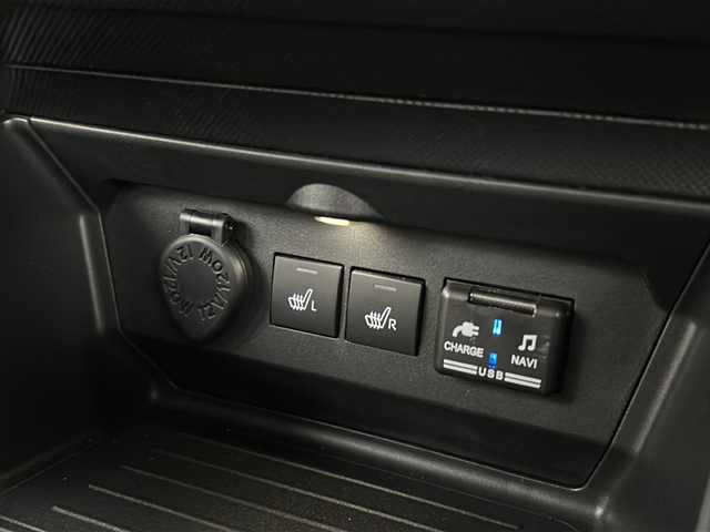 ダイハツ ロッキー プレミアム G HEV 兵庫県 2022(令4)年 0.9万km ブラックマイカメタリック/シャイニングホワイトパール 登録時距離8141km/ワンオーナー/2トーンカラー（ブラックルーフ/ブラックリアスポイラー/ブラックドアミラー）/純正ナビ/フルセグTV/バックカメラ/モデリスタエアロ（F/S/Rアンダー）/スマートアシスト/アダプティブクルーズコントロール/ドライブレコーダー/ETC/オートレベリング機能付LEDヘッドランプ/LEDシーケンシャルターンランプ/LEDフォグランプ/LEDイルミネーションランプ/LEDリアフォグランプ/コーナーセンサー/合皮ハーフレザーシート/シートヒーター（D席N席）/保証書/取説/スペアキー/純正フロアマット/社外AWスタッドレスタイヤ4本積込