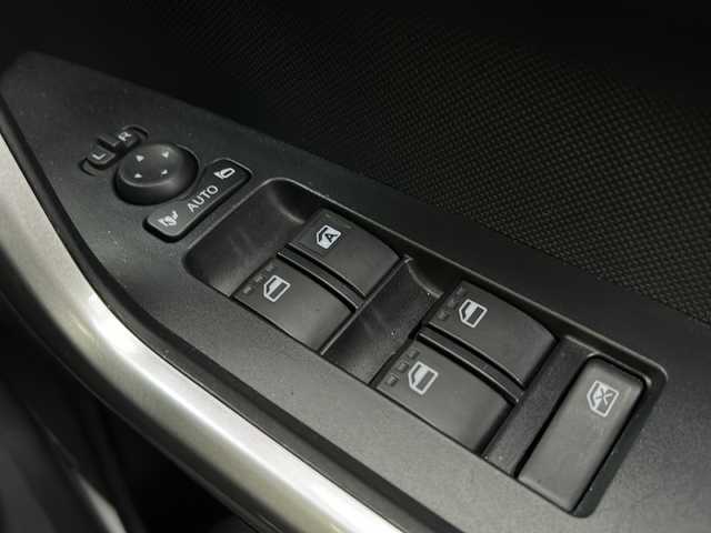 ダイハツ ロッキー プレミアム G HEV 兵庫県 2022(令4)年 0.9万km ブラックマイカメタリック/シャイニングホワイトパール 登録時距離8141km/ワンオーナー/2トーンカラー（ブラックルーフ/ブラックリアスポイラー/ブラックドアミラー）/純正ナビ/フルセグTV/バックカメラ/モデリスタエアロ（F/S/Rアンダー）/スマートアシスト/アダプティブクルーズコントロール/ドライブレコーダー/ETC/オートレベリング機能付LEDヘッドランプ/LEDシーケンシャルターンランプ/LEDフォグランプ/LEDイルミネーションランプ/LEDリアフォグランプ/コーナーセンサー/合皮ハーフレザーシート/シートヒーター（D席N席）/保証書/取説/スペアキー/純正フロアマット/社外AWスタッドレスタイヤ4本積込