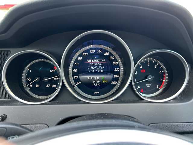 メルセデス・ベンツ Ｃ１８０ アバンギャルド 福岡県 2014(平26)年 5.1万km 白 純正ナビ/純正フロアマット/TV（ワンセグ）/Bluetooth/USBメモリー/ハンズフリー/オートライト/クルーズコントロール/電動格納ミラー/パワーシート（運転席/助手席）/HDD/CD/プッシュスタート/パーキングセンサー/レーンキープアシスト/横滑り防止/プリクラッシュ