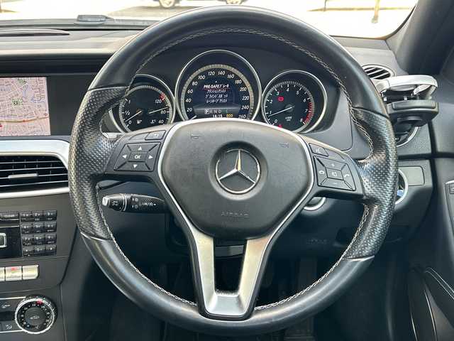 メルセデス・ベンツ Ｃ１８０ アバンギャルド 福岡県 2014(平26)年 5.1万km 白 純正ナビ/純正フロアマット/TV（ワンセグ）/Bluetooth/USBメモリー/ハンズフリー/オートライト/クルーズコントロール/電動格納ミラー/パワーシート（運転席/助手席）/HDD/CD/プッシュスタート/パーキングセンサー/レーンキープアシスト/横滑り防止/プリクラッシュ