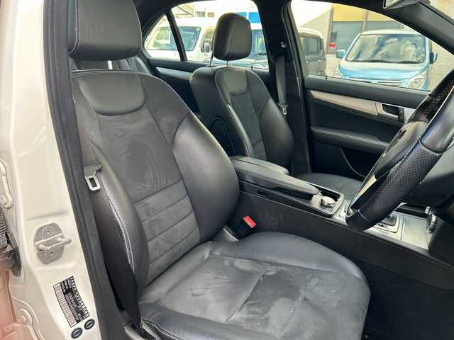 メルセデス・ベンツ Ｃ１８０ アバンギャルド 福岡県 2014(平26)年 5.1万km 白 純正ナビ/純正フロアマット/TV（ワンセグ）/Bluetooth/USBメモリー/ハンズフリー/オートライト/クルーズコントロール/電動格納ミラー/パワーシート（運転席/助手席）/HDD/CD/プッシュスタート/パーキングセンサー/レーンキープアシスト/横滑り防止/プリクラッシュ