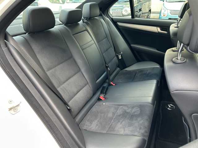 メルセデス・ベンツ Ｃ１８０ アバンギャルド 福岡県 2014(平26)年 5.1万km 白 純正ナビ/純正フロアマット/TV（ワンセグ）/Bluetooth/USBメモリー/ハンズフリー/オートライト/クルーズコントロール/電動格納ミラー/パワーシート（運転席/助手席）/HDD/CD/プッシュスタート/パーキングセンサー/レーンキープアシスト/横滑り防止/プリクラッシュ