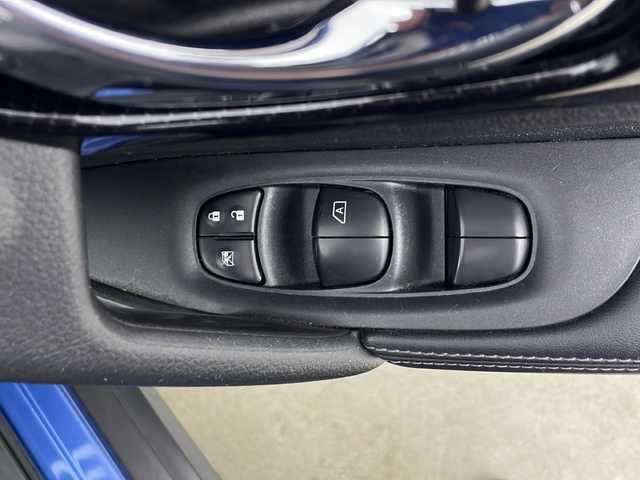 日産 エクストレイル ハイブリッド 20Xi 秋田県 2021(令3)年 6.9万km シャイニングブルー プロパイロット　/純正９インチナビ 【CD/DVD/SD/BT/AUX/HDMI】/フルセグＴＶ /デジタルインナーミラー /ハイビームアシスト/ETC2.0 /電動リアゲート/LEDヘッドライト /純正11インチフリップダウンモニター /全席シートヒーター/ルーフレール/全方位カメラ/ナビ連動ドライブレコーダー/取扱説明書/スマートキー/プッシュスタート/電格ミラー/ステアリングスイッチ/オートライト/ドライブモード切替/プッシュスタート/純正AW/横滑り防止装置/レーンキープアシスト/衝突被害軽減システム/コーナーセンサー