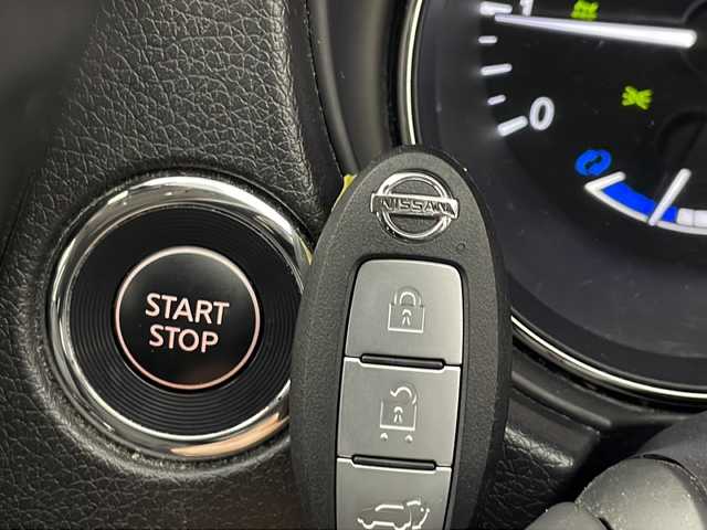 日産 エクストレイル ハイブリッド 20Xi 秋田県 2021(令3)年 6.9万km シャイニングブルー プロパイロット　/純正９インチナビ 【CD/DVD/SD/BT/AUX/HDMI】/フルセグＴＶ /デジタルインナーミラー /ハイビームアシスト/ETC2.0 /電動リアゲート/LEDヘッドライト /純正11インチフリップダウンモニター /全席シートヒーター/ルーフレール/全方位カメラ/ナビ連動ドライブレコーダー/取扱説明書/スマートキー/プッシュスタート/電格ミラー/ステアリングスイッチ/オートライト/ドライブモード切替/プッシュスタート/純正AW/横滑り防止装置/レーンキープアシスト/衝突被害軽減システム/コーナーセンサー